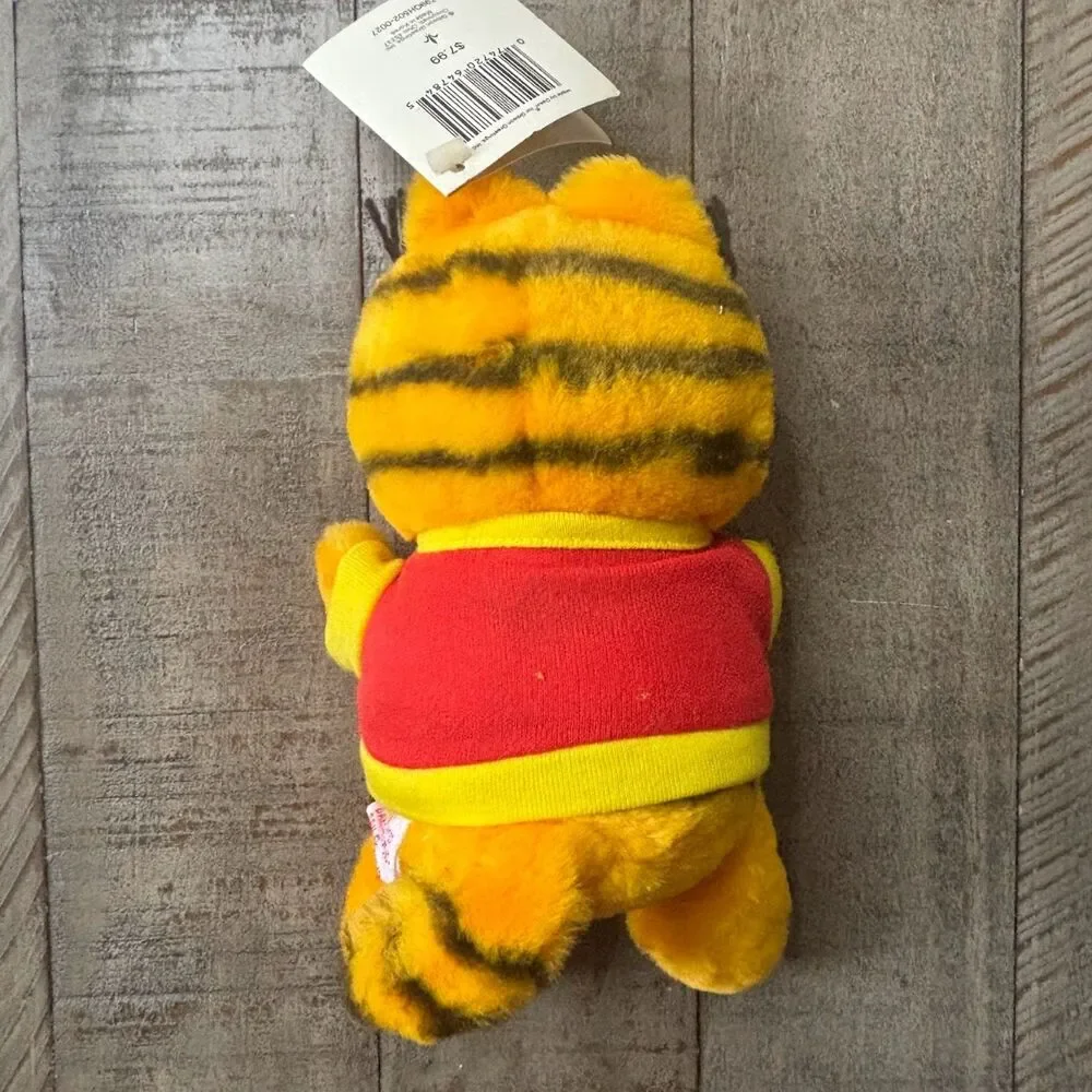 NWT Vintage Dakin Garfield 1988 Plush Stuffed Animal Born to Party Red T-SHIRT